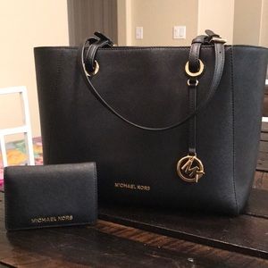 Micheal kors large tote